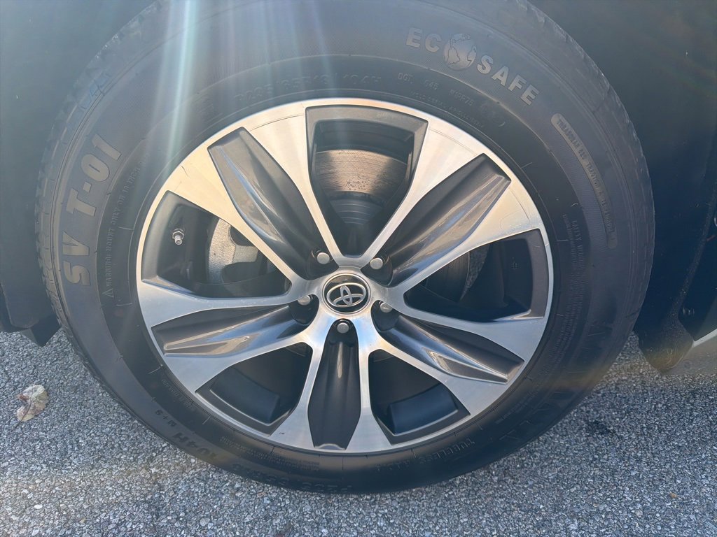 Used 2022 Toyota Highlander XLE image 26