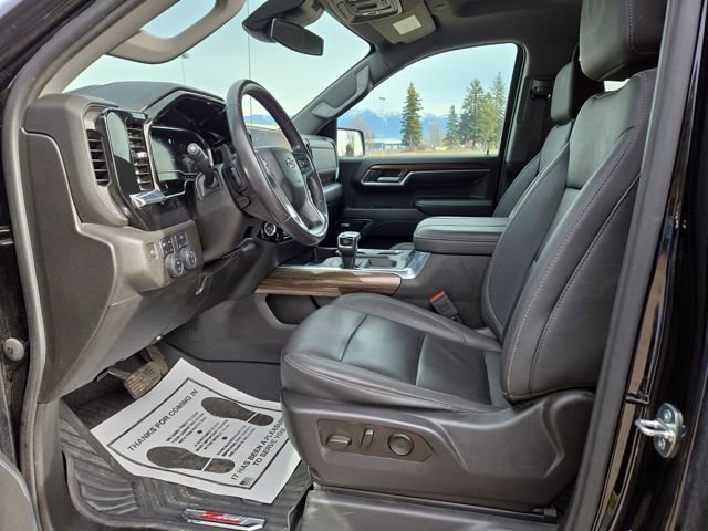 Used 2023 Chevrolet Silverado 1500 RST image 2