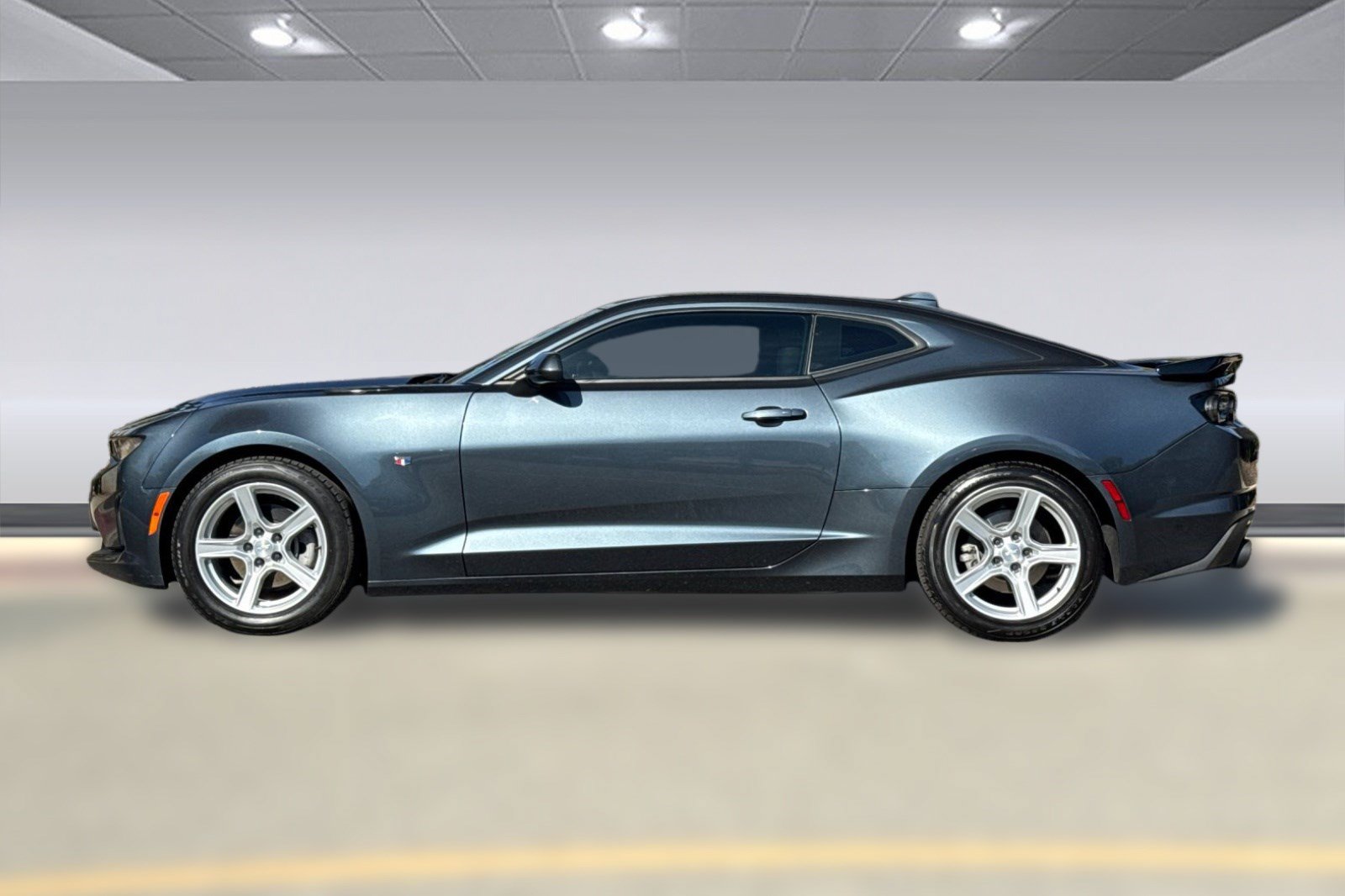 Used 2023 Chevrolet Camaro LT RWD image 2
