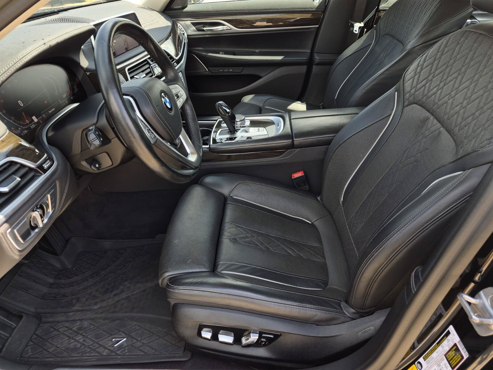 Used 2021 BMW 740i w/ Premium Package RWD image 10