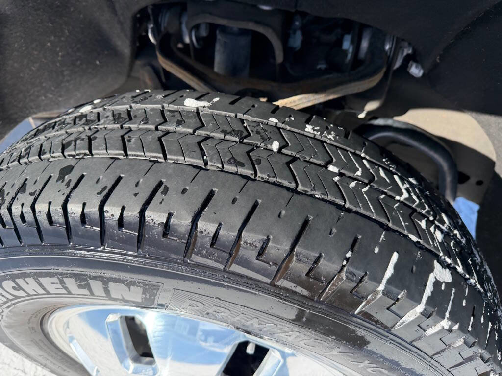 Used 2024 GMC Sierra 3500 SLT w/ SLT Premium Package image 71