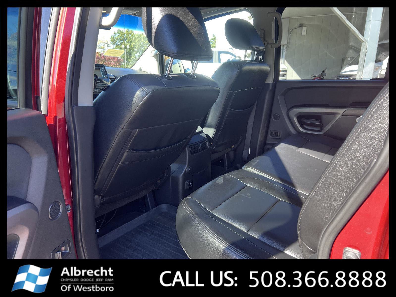 Used 2015 Nissan Titan SV w/ SV Value Truck Package image 12