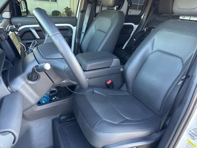 Used 2024 Land Rover Defender 130 X-Dynamic SE image 10