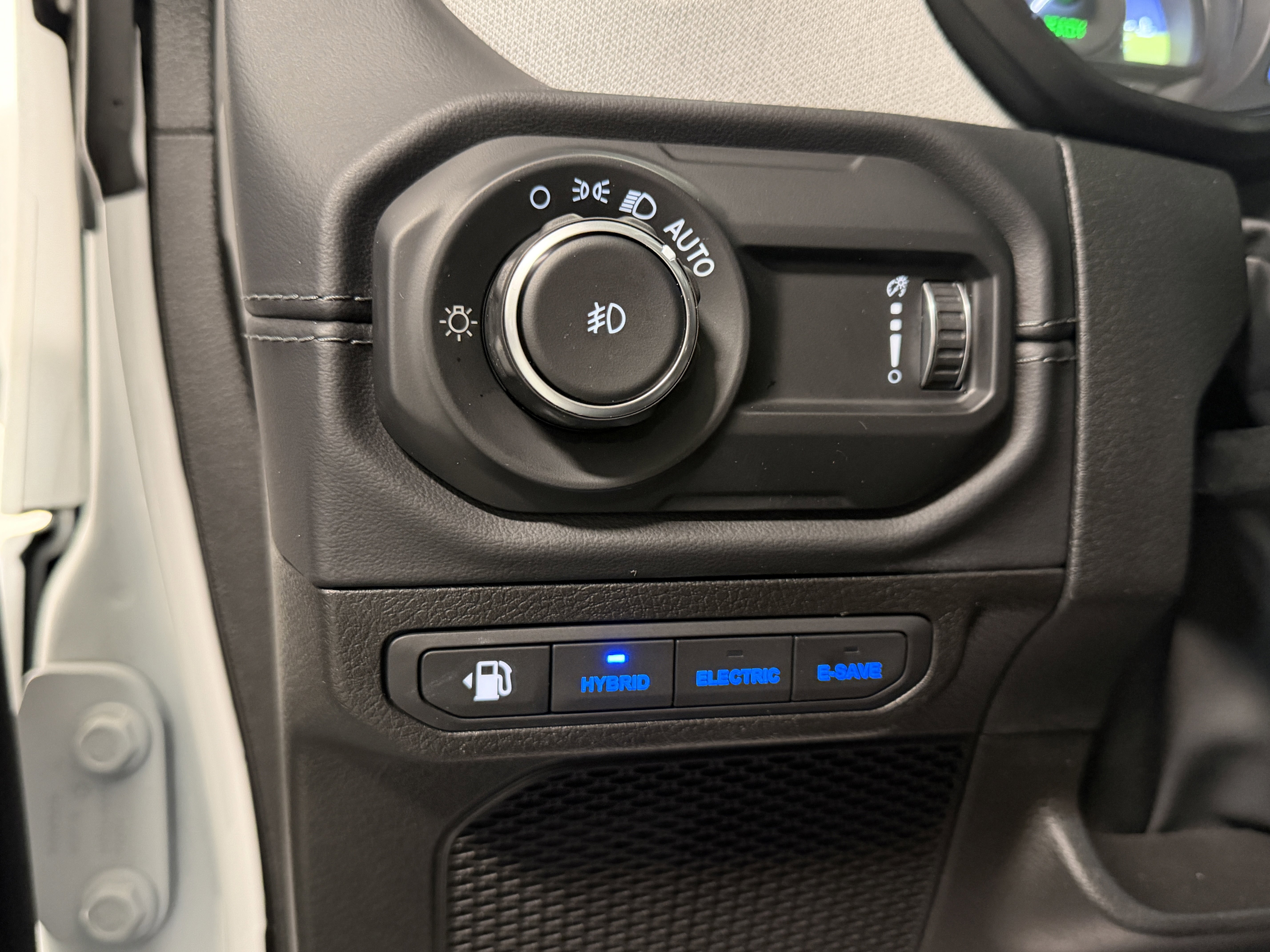 Used 2025 Jeep Wrangler Sahara 4xe w/ Safety Group image 19