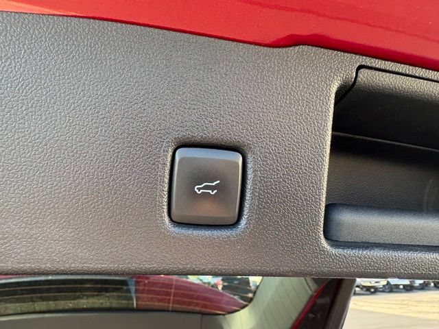 Used 2024 Ford Escape SE w/ Class II Trailer Tow Package FWD image 18