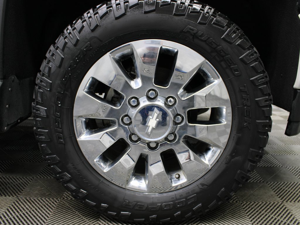Used 2023 Chevrolet Silverado 2500 High Country w/ Z71 Off-Road Package image 8