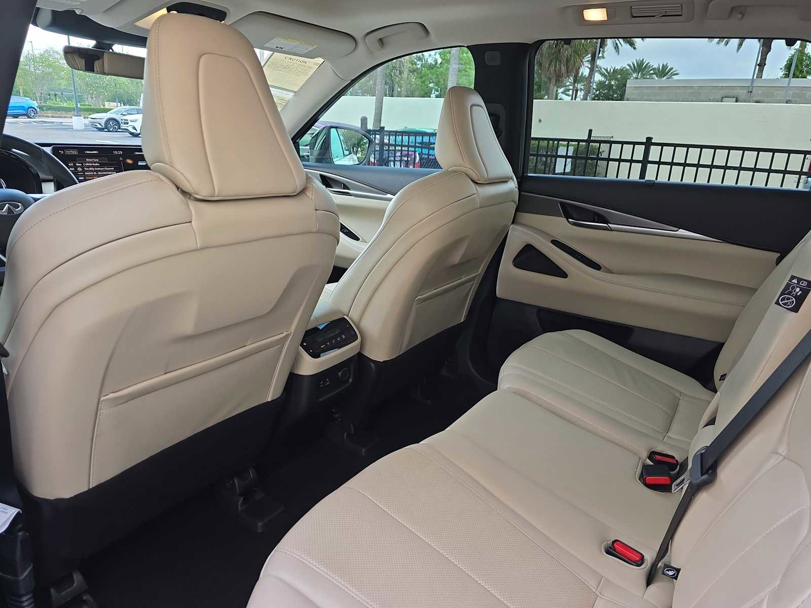 Used 2023 INFINITI QX60 Luxe w/ Cargo Package AWD/4WD image 12