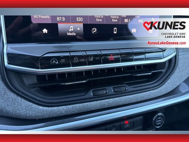 Used 2024 Jeep Compass Latitude image 22