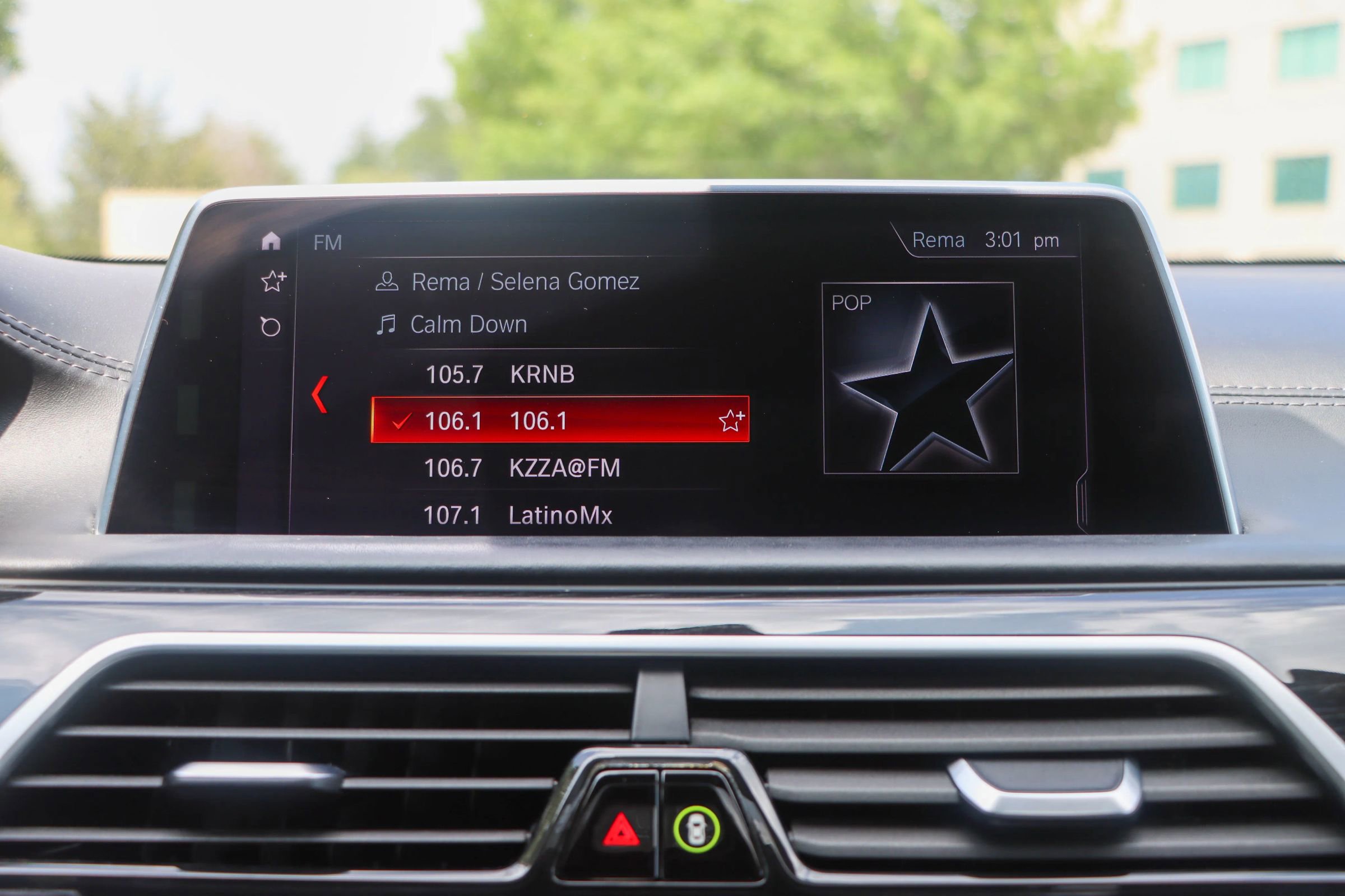 Used 2019 BMW 750i w/ Executive Package RWD image 38