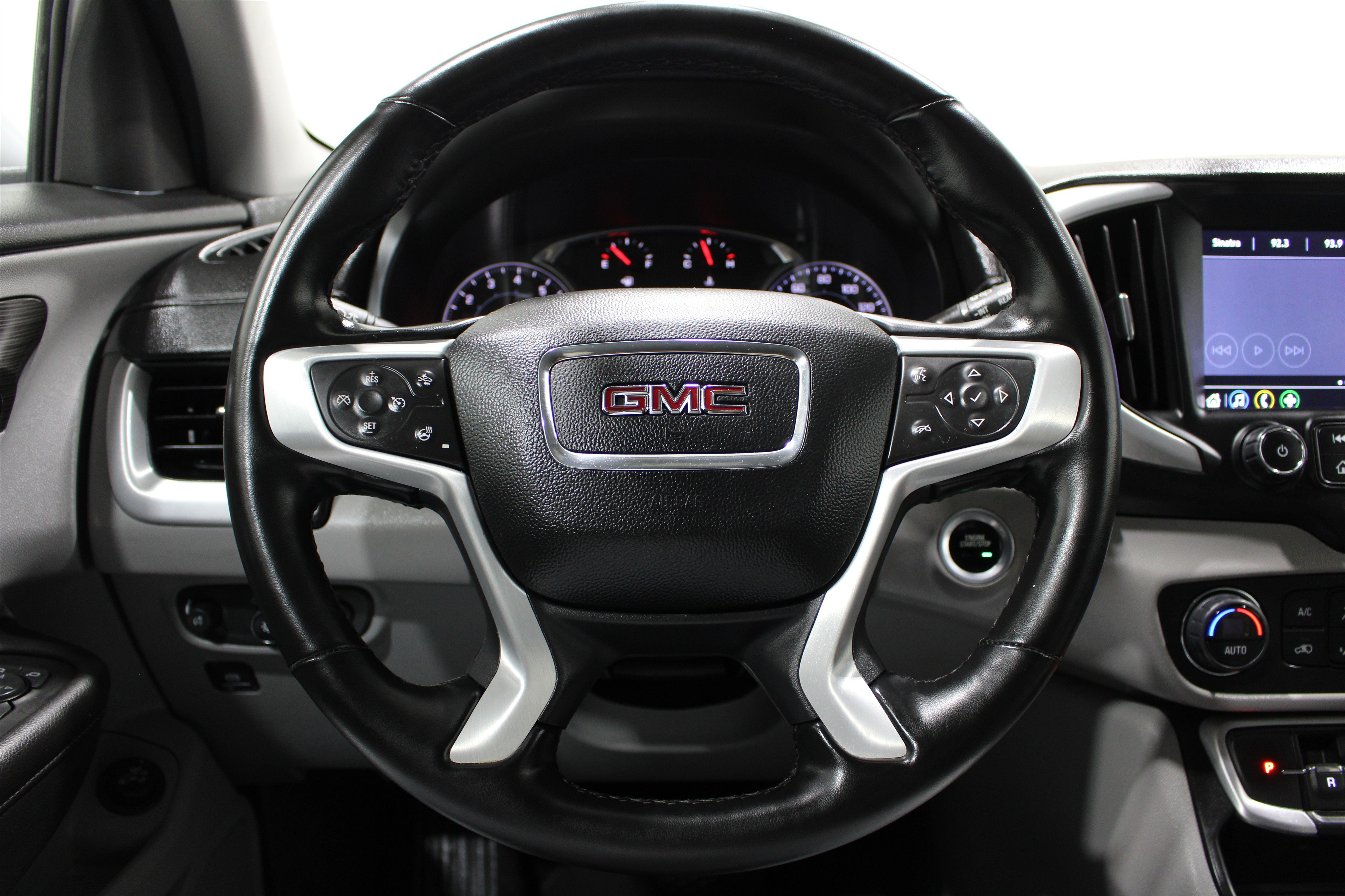 Used 2023 GMC Terrain SLT AWD/4WD image 11