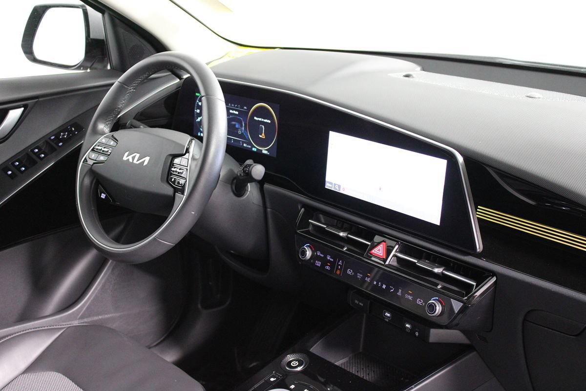 Used 2024 Kia Niro Wind FWD image 23