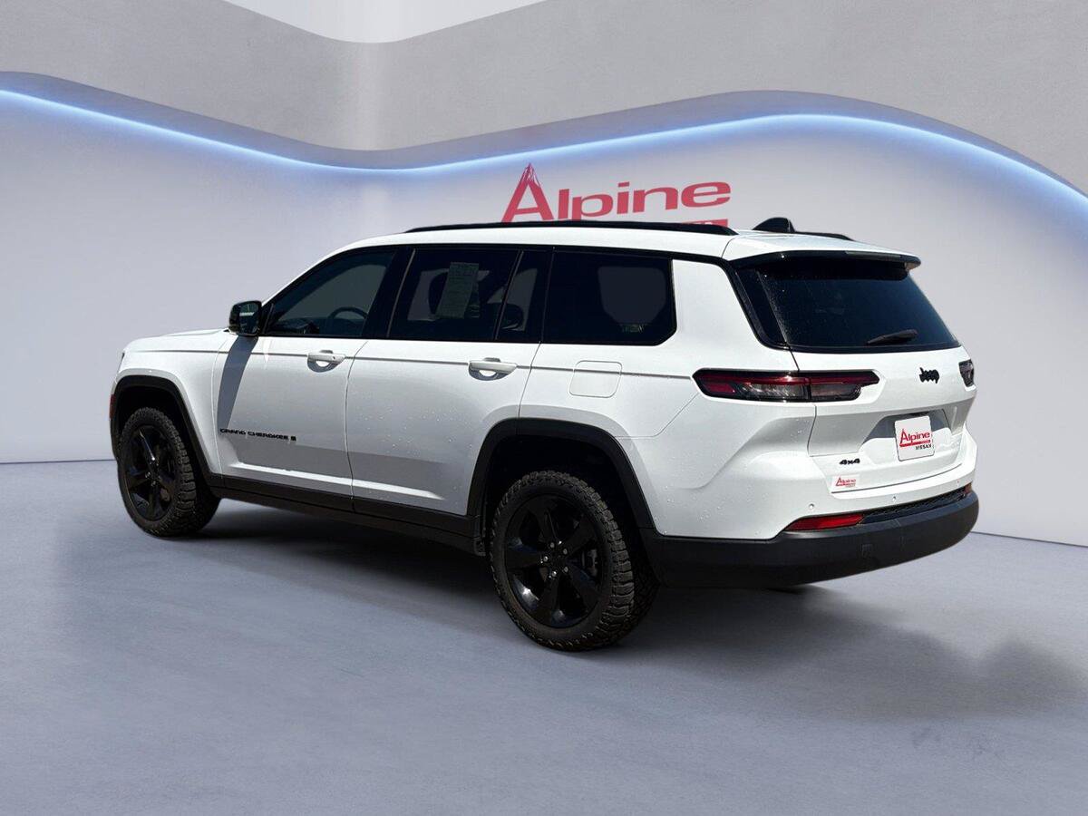 Used 2023 Jeep Grand Cherokee L Laredo AWD/4WD image 3