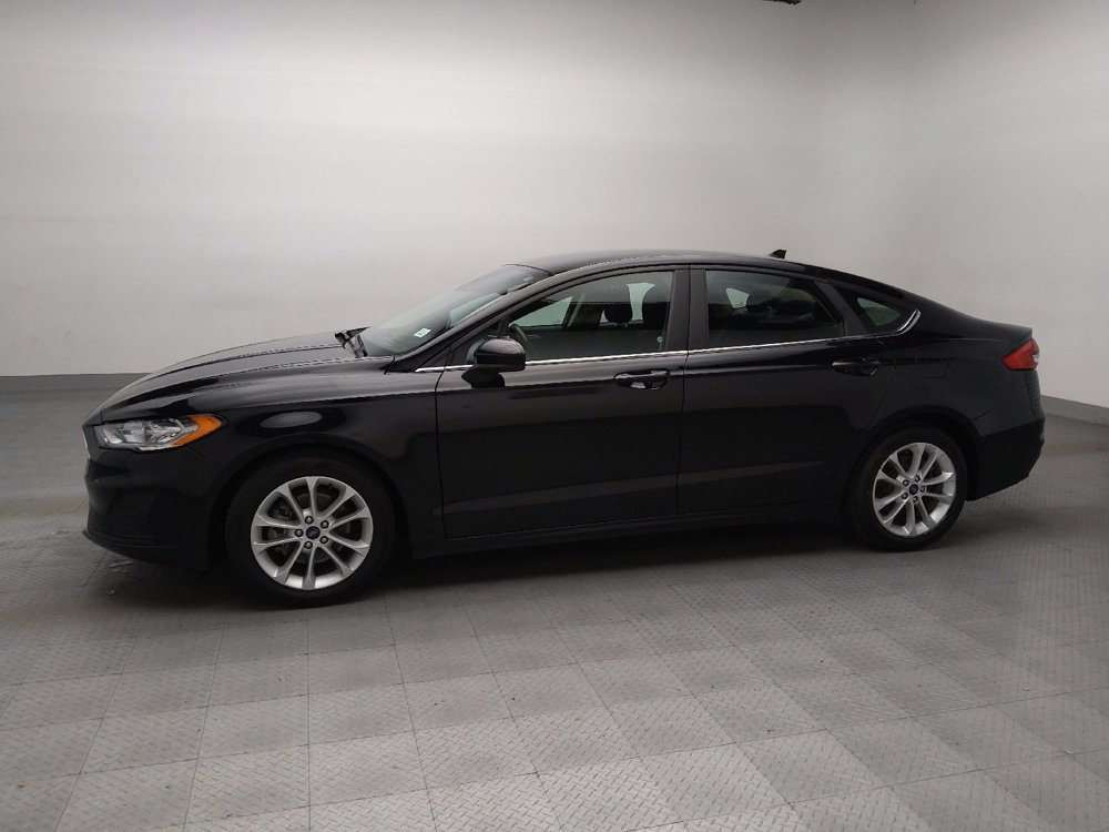 Used 2020 Ford Fusion SE image 2