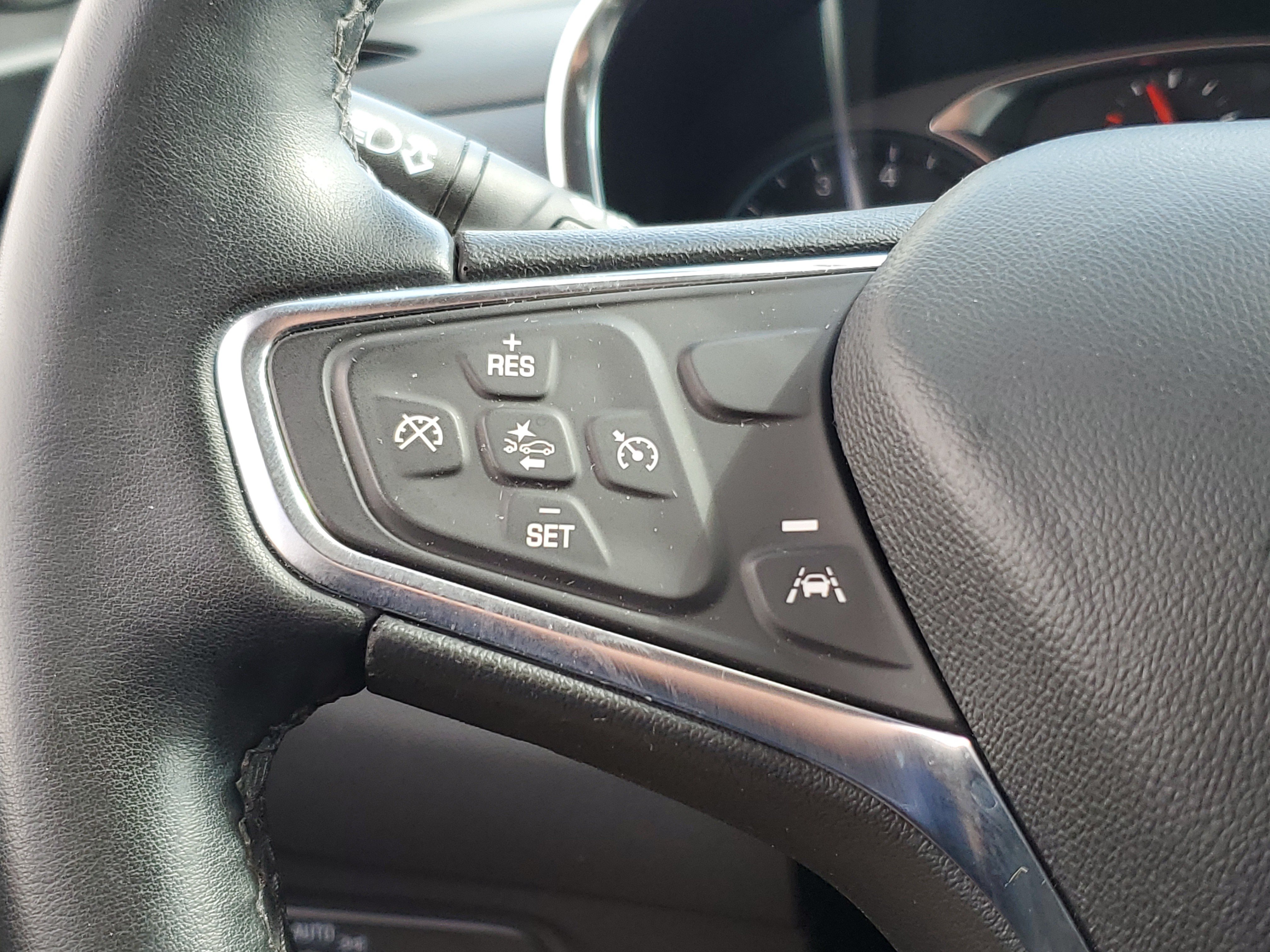 Used 2024 Chevrolet Equinox LT w/ LPO, Cargo Package FWD image 24