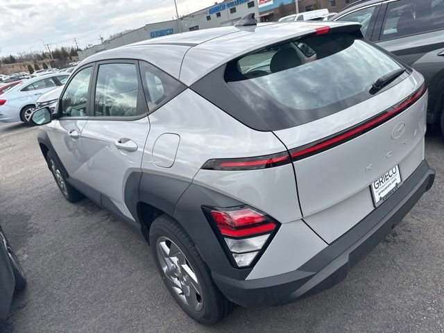 Used 2024 Hyundai Kona SE image 4