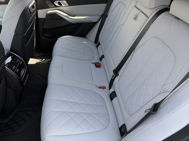 Used 2026 BMW X5 xDrive40i w/ Executive Package AWD/4WD image 17