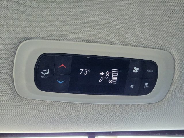 Used 2024 Chrysler Pacifica Touring-L FWD image 29