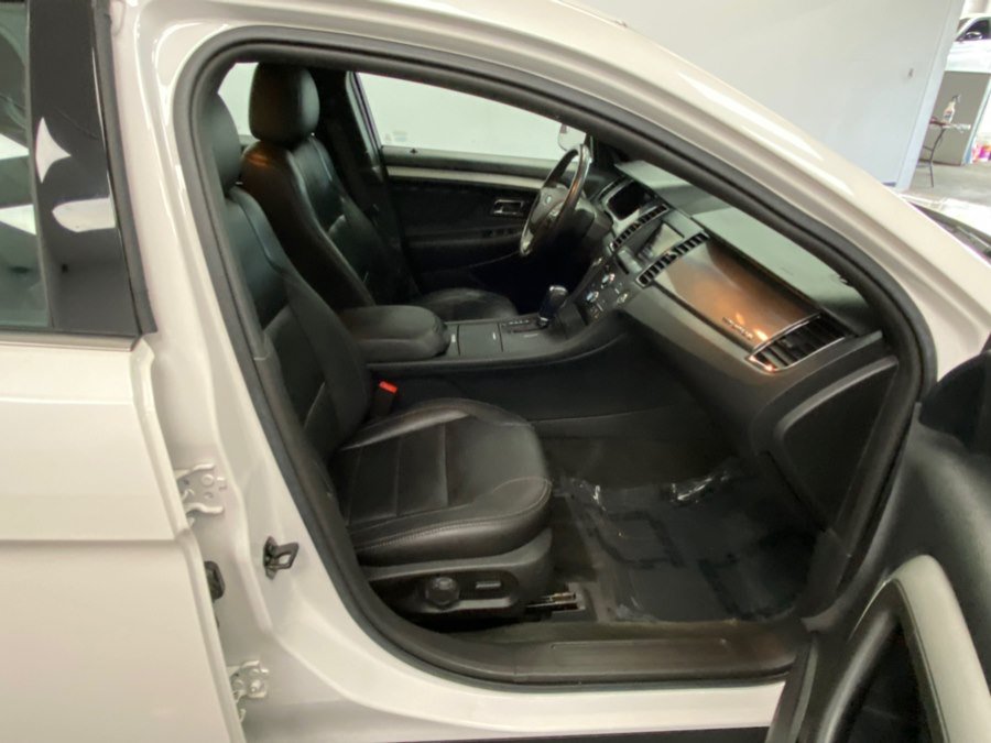 Used 2015 Ford Taurus SEL w/ Equipment Group 201A FWD image 23