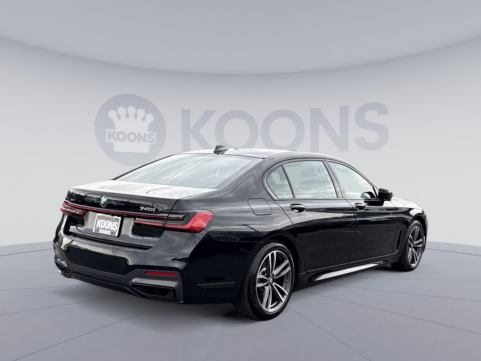 Used 2022 BMW 740i xDrive w/ M Sport Package AWD/4WD image 7