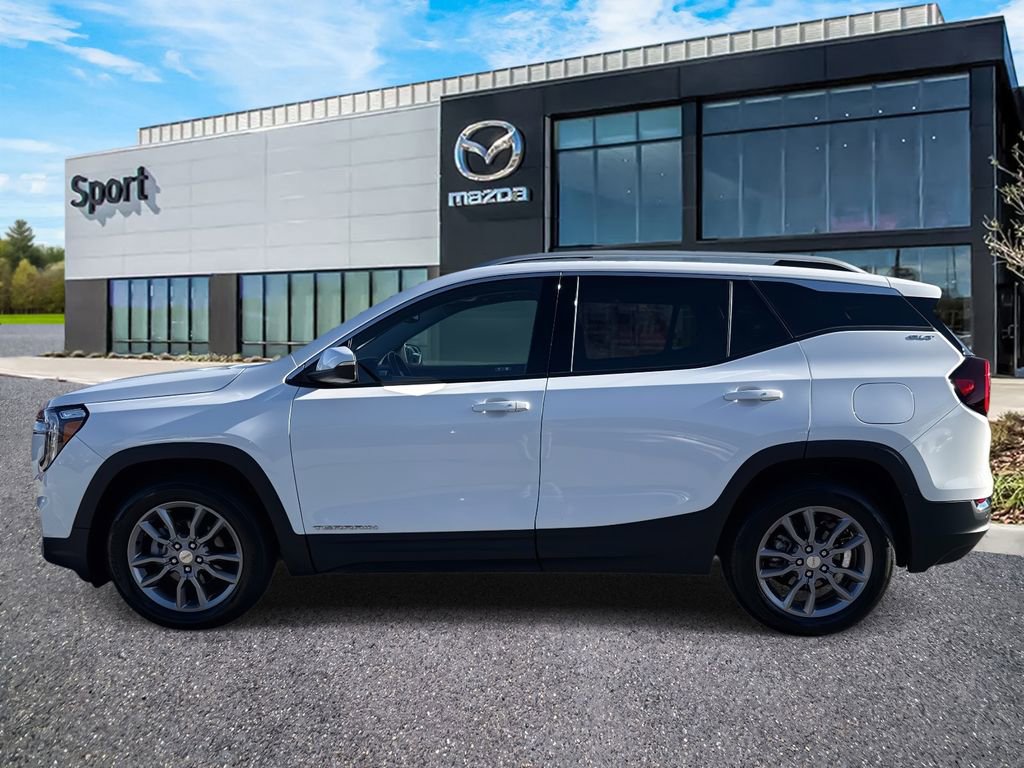 Used 2023 GMC Terrain SLT image 7