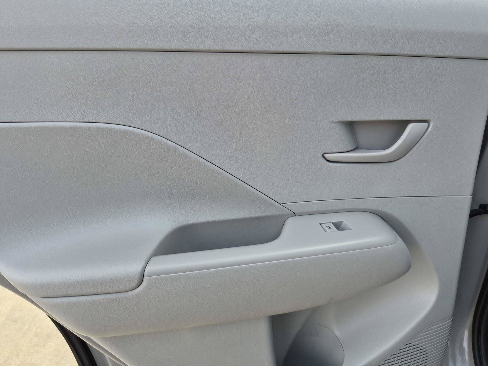 Used 2025 Hyundai Kona SEL FWD image 18