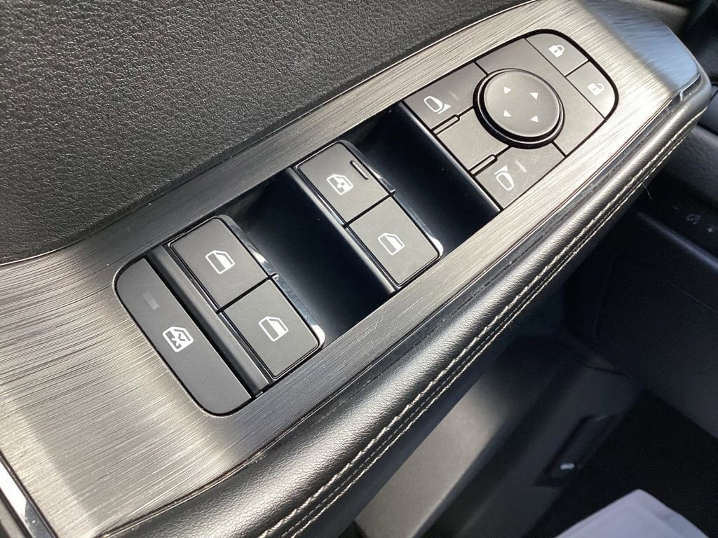 Used 2024 Nissan Rogue SV image 22