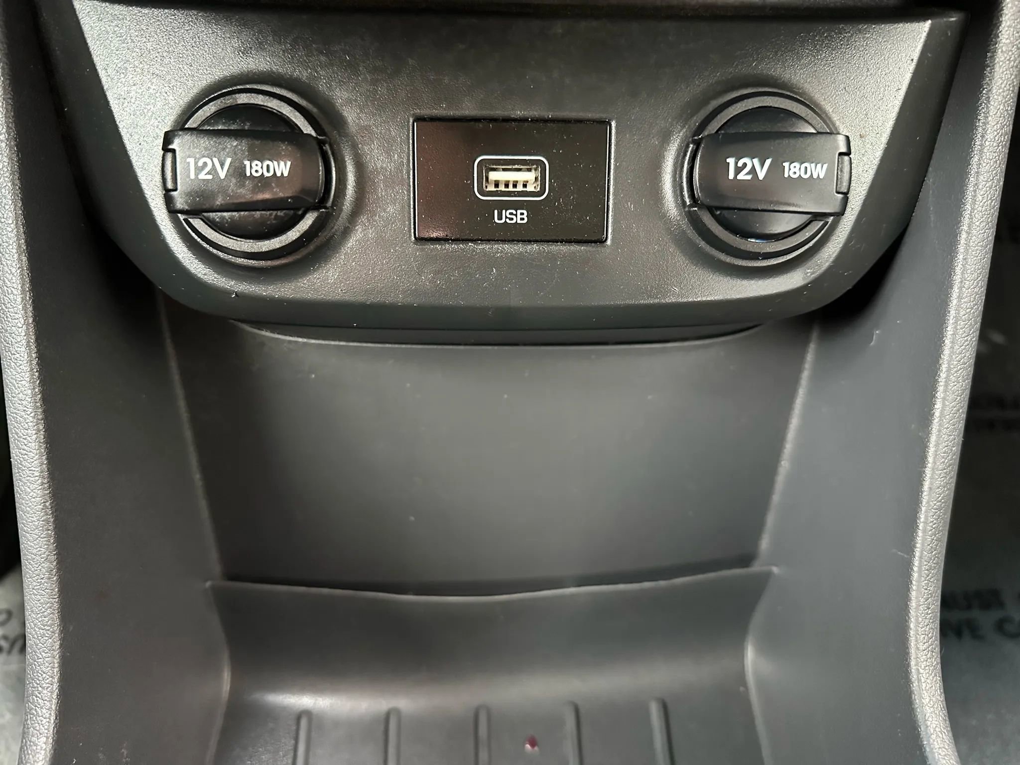 Used 2020 Hyundai Ioniq SE image 18