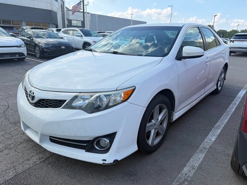 Used 2012 Toyota Camry SE FWD image 4