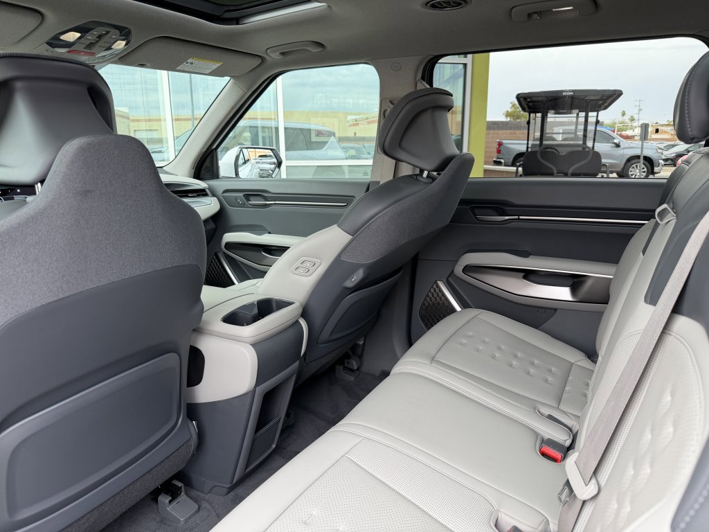 Used 2026 Kia EV9 Wind image 36