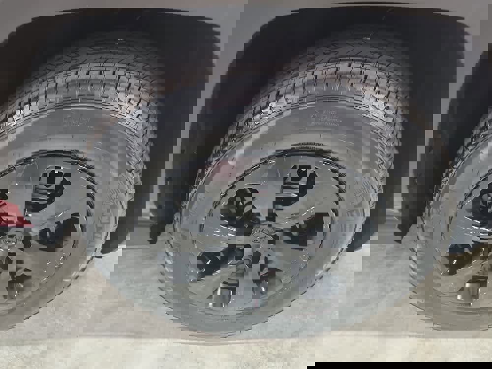 Used 2020 Toyota RAV4 LE image 18