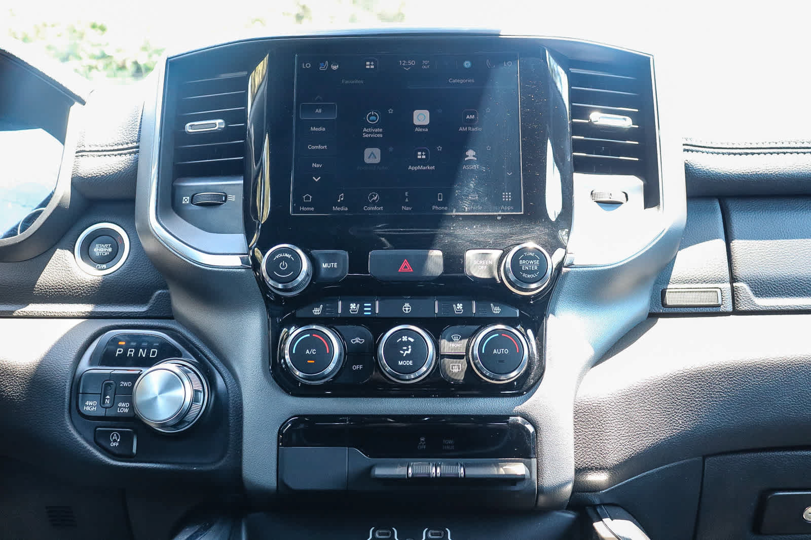 Used 2024 RAM 1500 Laramie AWD/4WD image 15
