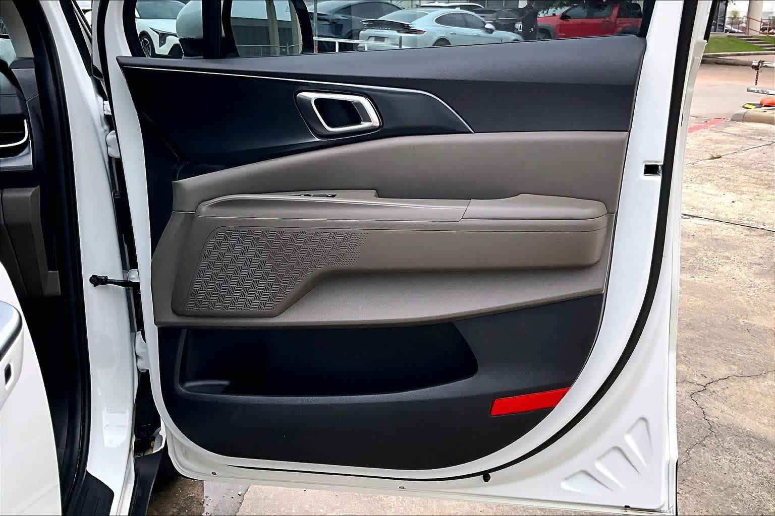 Certified 2026 Kia Carnival FWD image 21