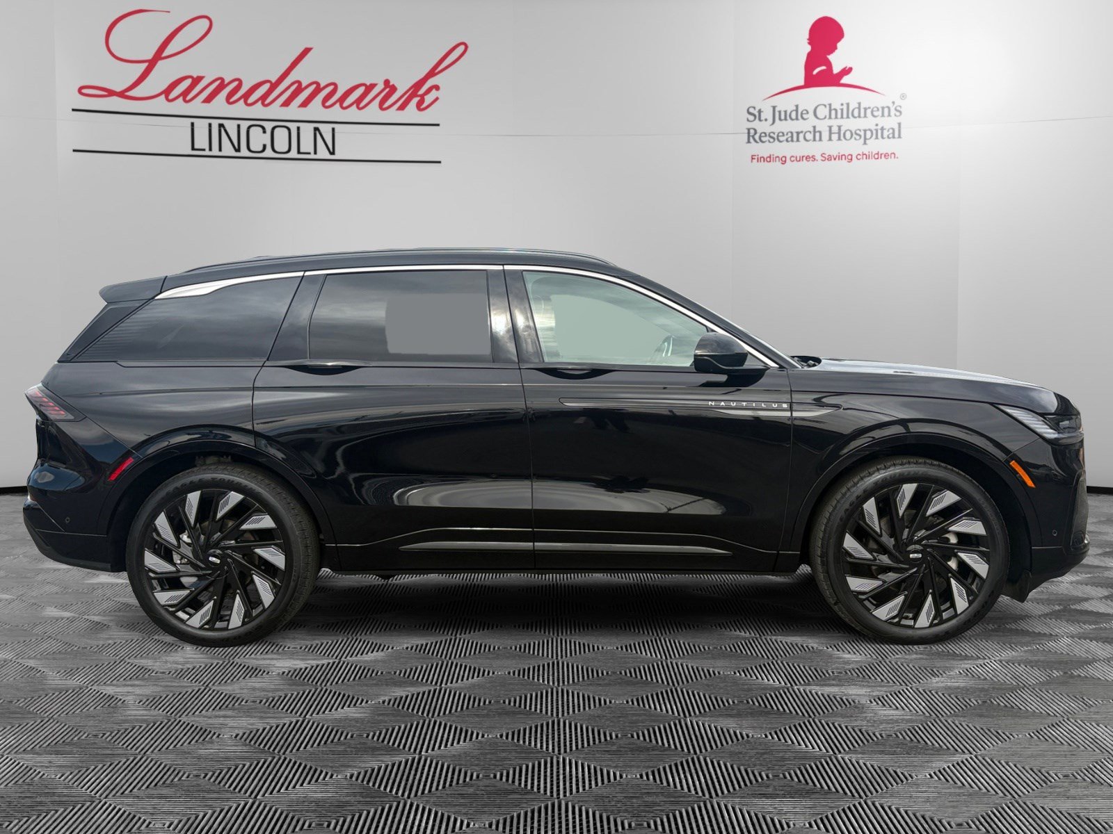 Certified 2024 Lincoln Nautilus Black Label w/ Jet Appearance Package (87T) image 6