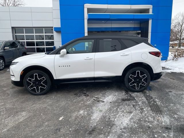Used 2024 Chevrolet Blazer RS w/ Driver Confidence II Package image 2