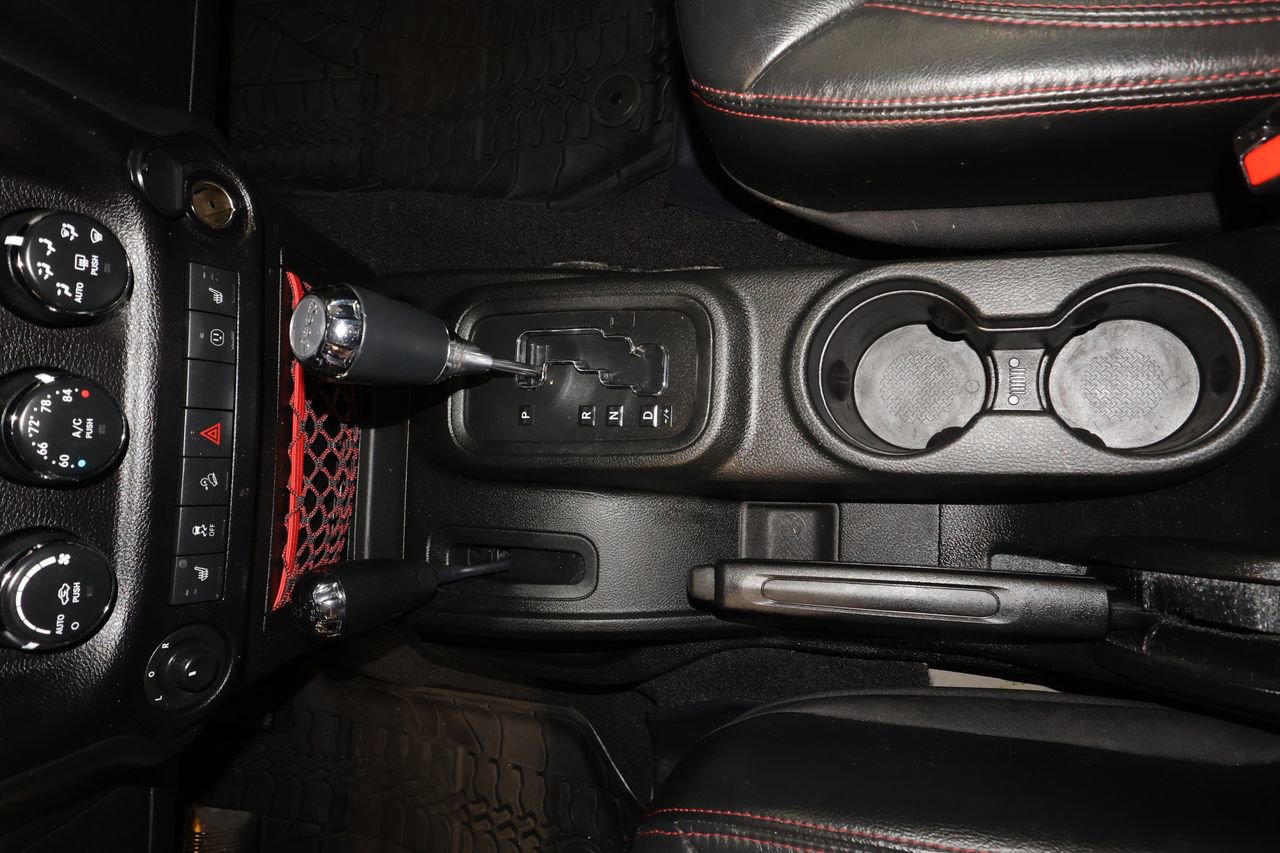 Used 2017 Jeep Wrangler Unlimited Rubicon image 13