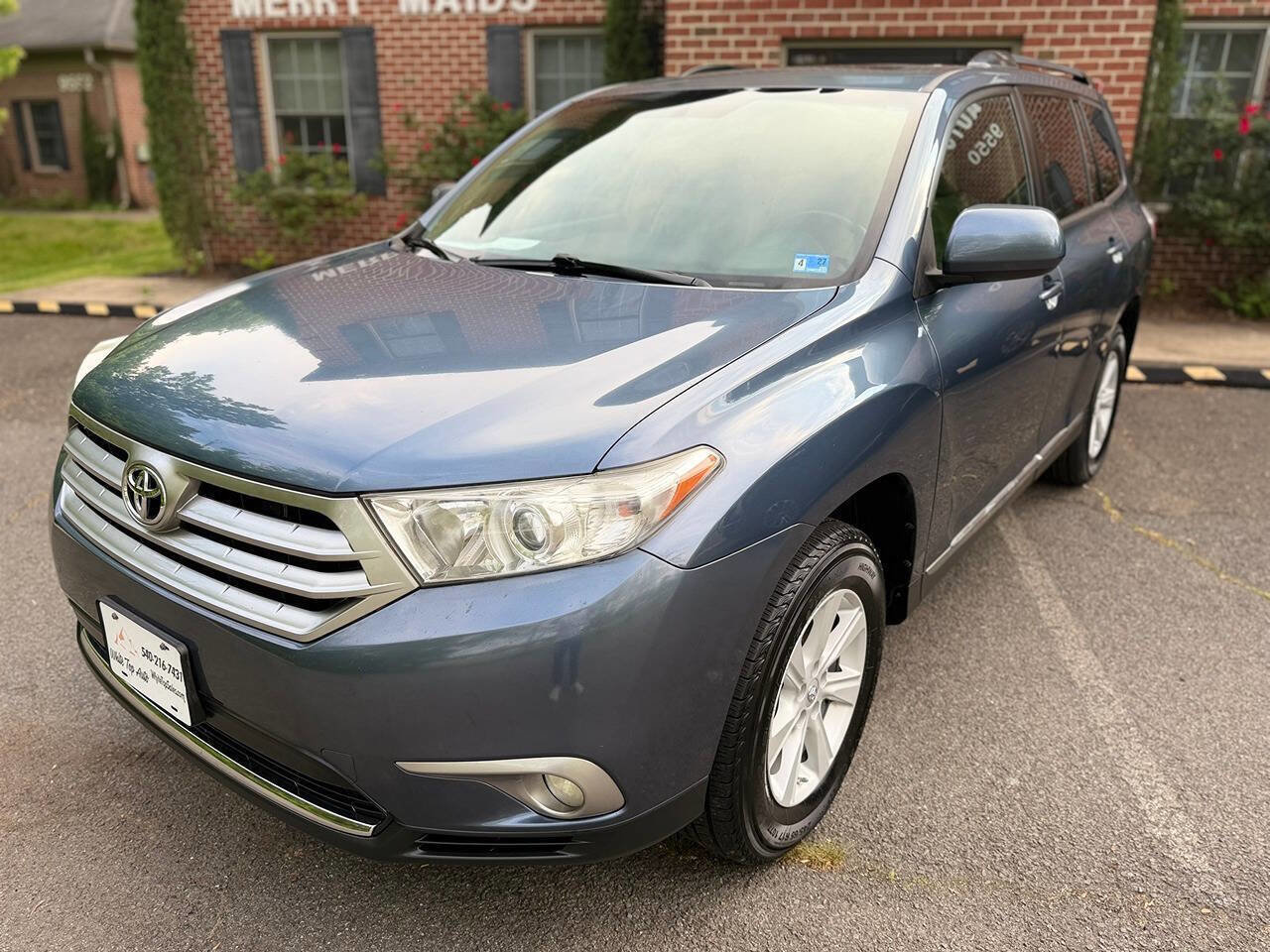 Used 2013 Toyota Highlander SE AWD/4WD image 1