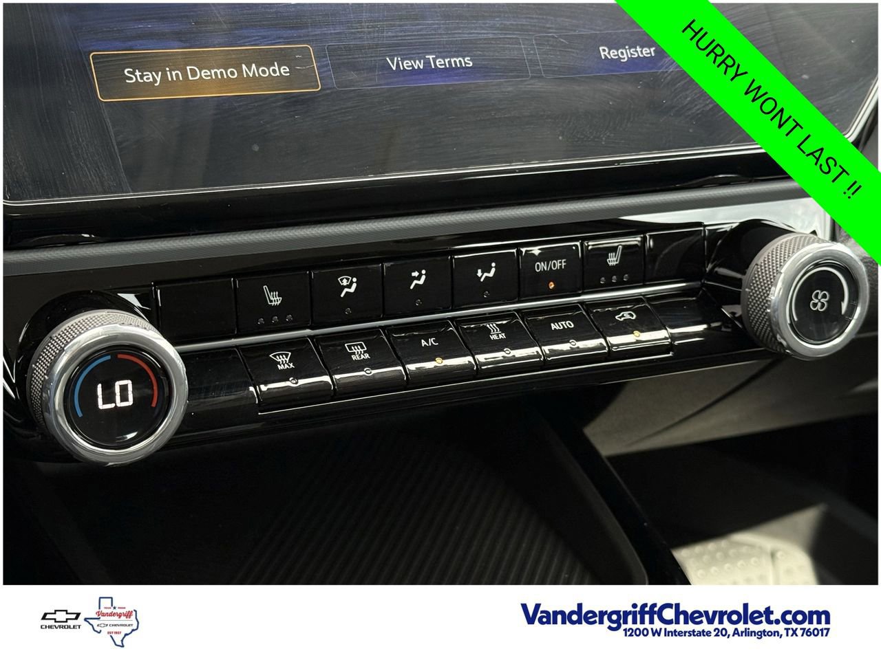New 2027 Chevrolet Bolt LT w/ Comfort Package FWD image 17