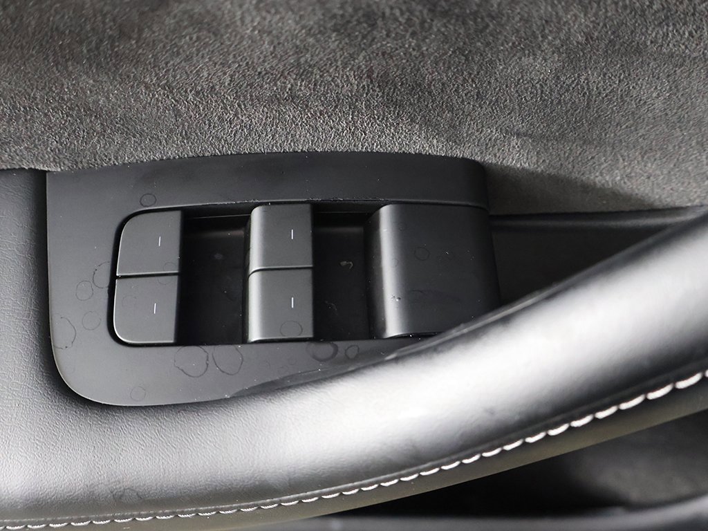 Used 2023 Tesla Model Y Long Range image 36