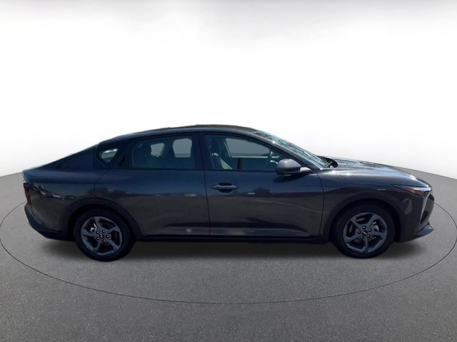 Used 2025 Kia K4 FWD image 16