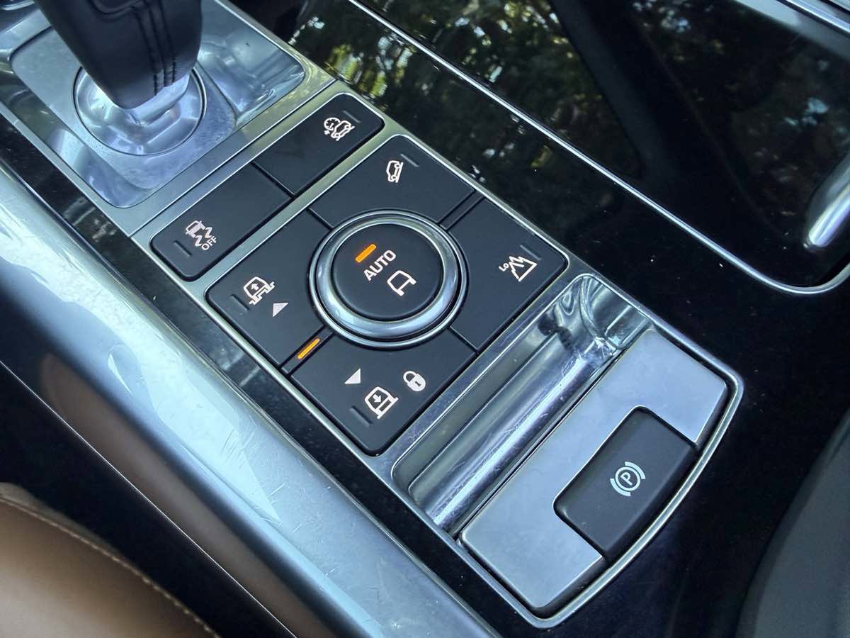 Used 2019 Land Rover Range Rover Sport Supercharged AWD/4WD image 21