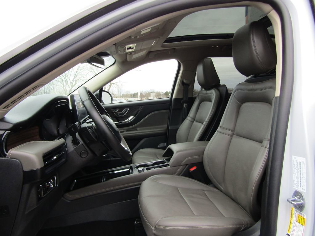 Used 2025 Lincoln Corsair Grand Touring w/ Equipment Group 301A AWD/4WD image 17