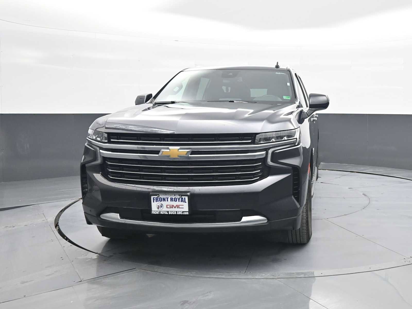 Used 2024 Chevrolet Suburban LT image 3