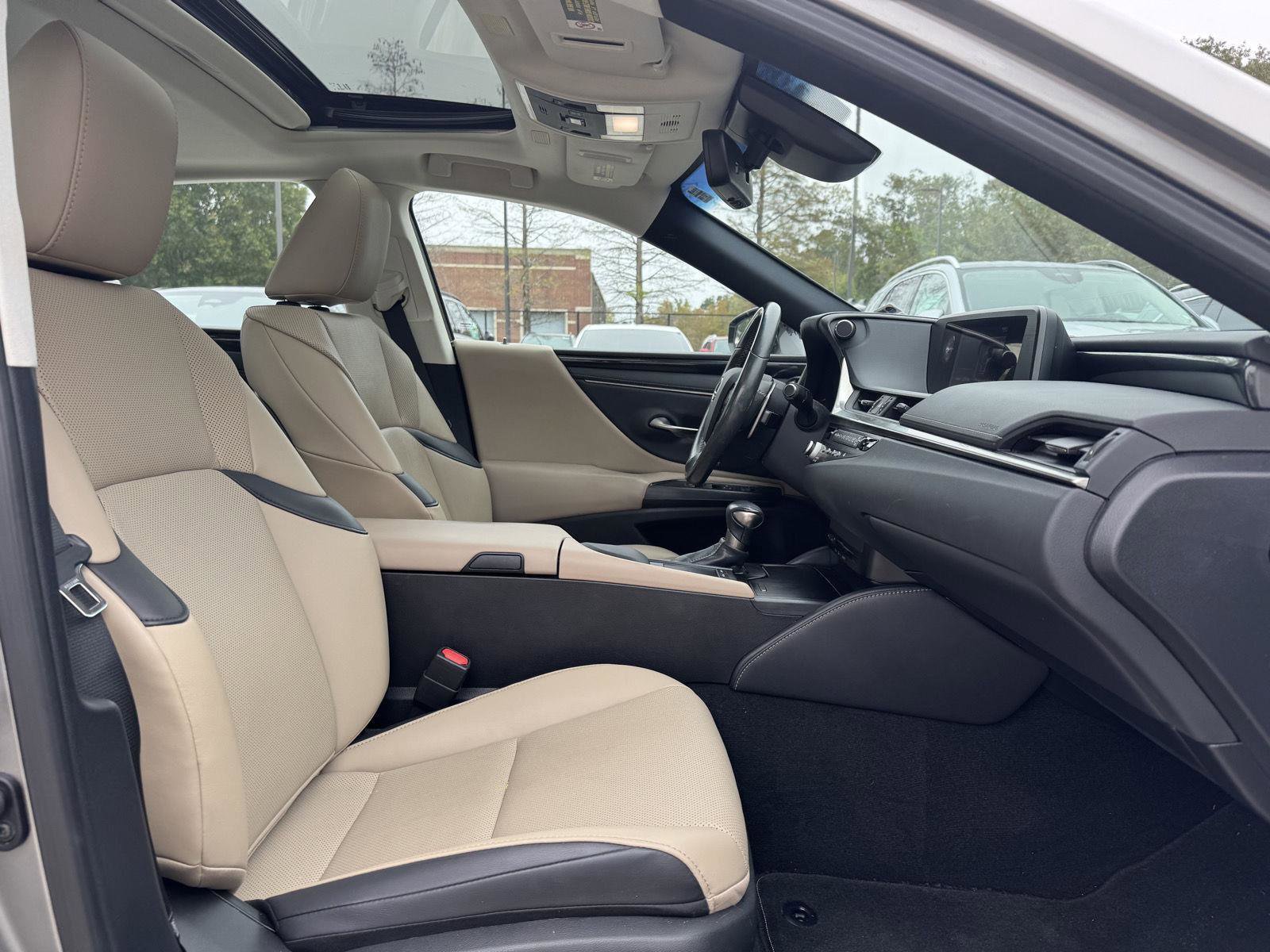 Used 2021 Lexus ES 350 image 29