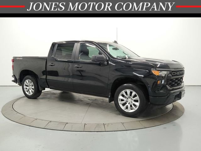 Used 2022 Chevrolet Silverado 1500 Custom w/ LPO, Dark Essentials Package AWD/4WD image 1