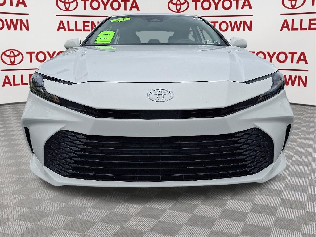 Used 2025 Toyota Camry LE FWD image 2