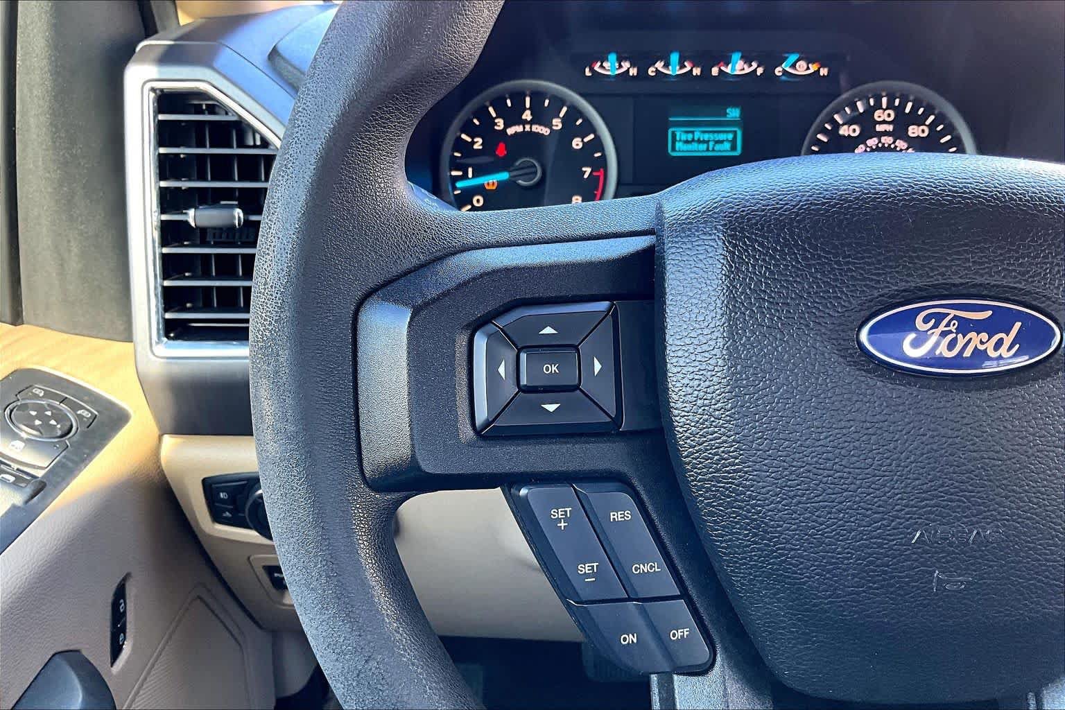 Used 2016 Ford F150 XLT RWD image 24