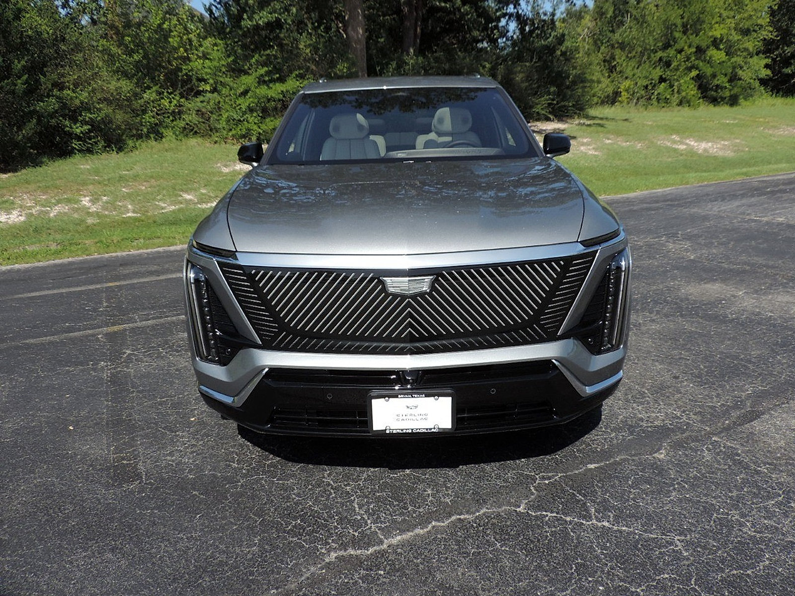 New 2027 Cadillac Vistiq Luxury AWD/4WD image 2
