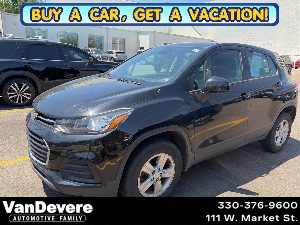 Used 2017 Chevrolet Trax LS AWD/4WD image 1