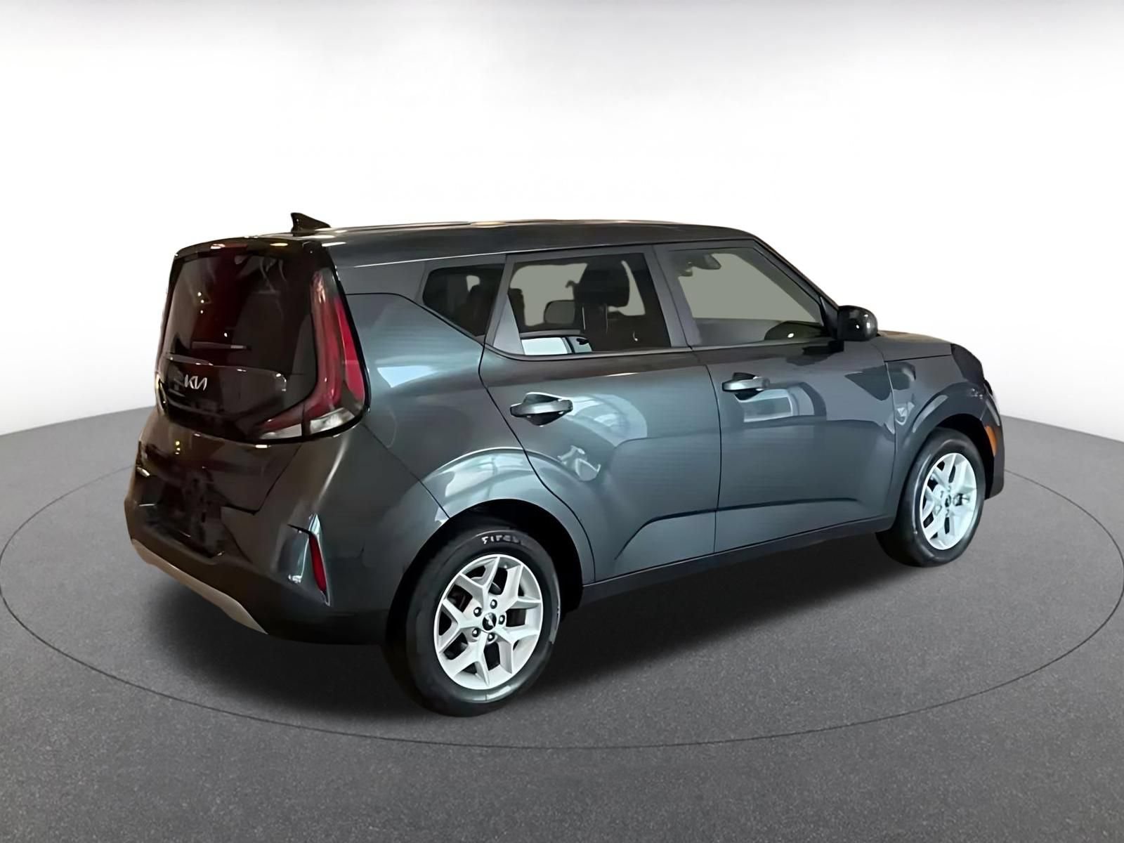 Used 2025 Kia Soul LX w/ LX Technology Package FWD image 12