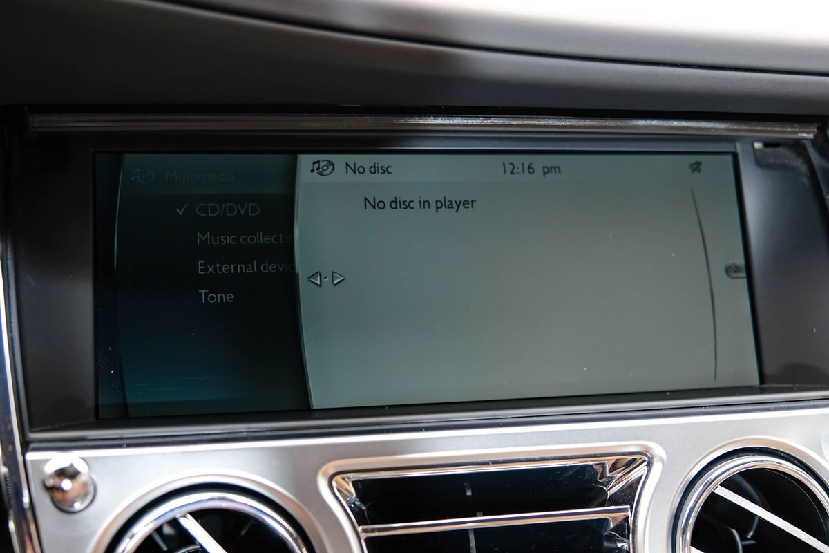 Used 2016 Rolls-Royce Wraith RWD image 33